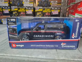 Land Rover Defender 110 Carabinieri Scala 1:25