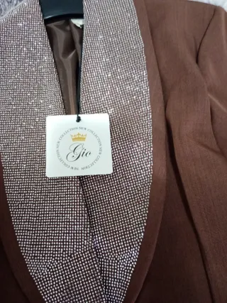 Completo tailleur donna marrone e argento