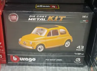 Burago Fiat 500F (1965) Die Cast Metal Kit 1/24