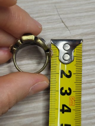 Anillo vintage dorado envejecido piedras multi