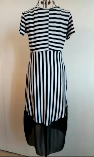 Abito a righe bianco e nero