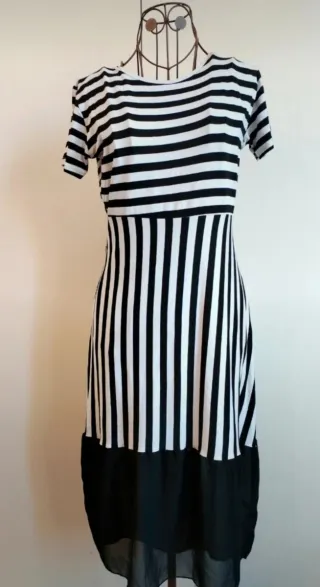 Abito a righe bianco e nero