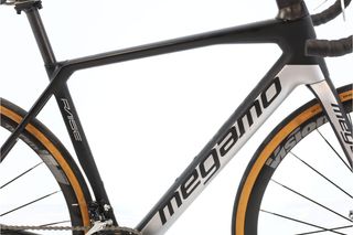 Megamo Raise (carretera) t.54 Reacondicionada