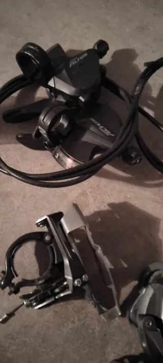 Grupo Shimano Altus 9v