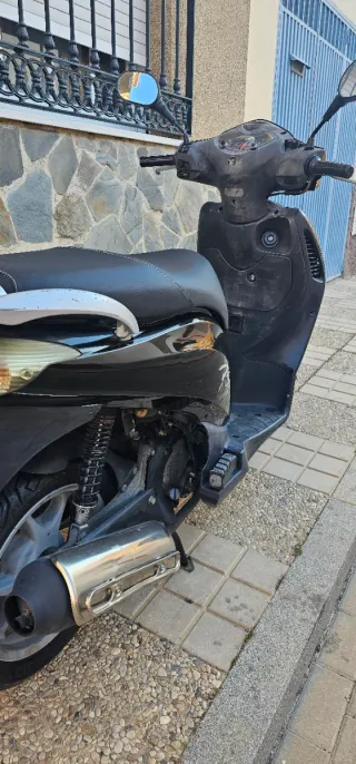 Honda PS 125 Scooter Negra