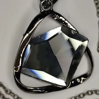 Colgante con cristal y cadena
