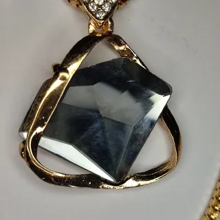 Colgante Triángulo Cristal Dorado