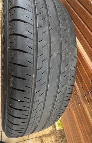 Rueda de repuesto para RAV4.