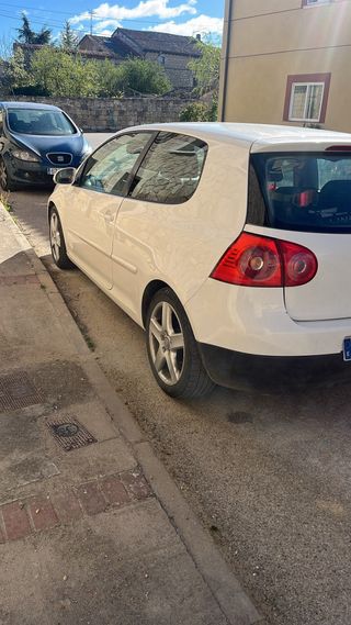 Volkswagen Golf 2005 1.9 TDI
