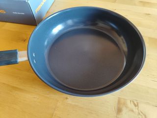 Fiskars padella ceramica antiadriente -Nuova