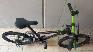 Bicicleta infantil B'TWIN nera e verde 20 pollici