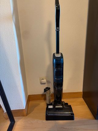 Aspiradora Rowenta friega suelos casi nueva