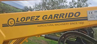 Pala y cazo tractor Lopez Garrido LG-0-600.