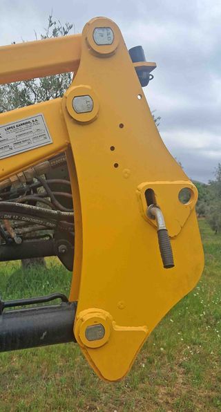 Pala y cazo tractor Lopez Garrido LG-0-600.
