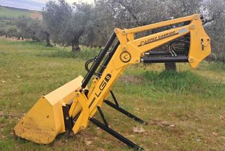 Pala y cazo tractor Lopez Garrido LG-0-600.