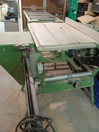 Sierra Elektra Beckum UK 330 con mesa