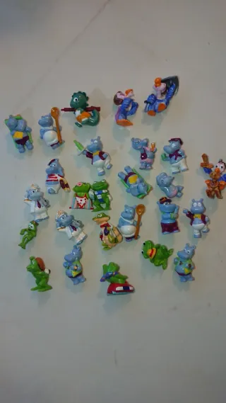 Collezione di Uova Kinder da Collezione