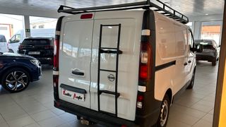 Nissan NV300 2021