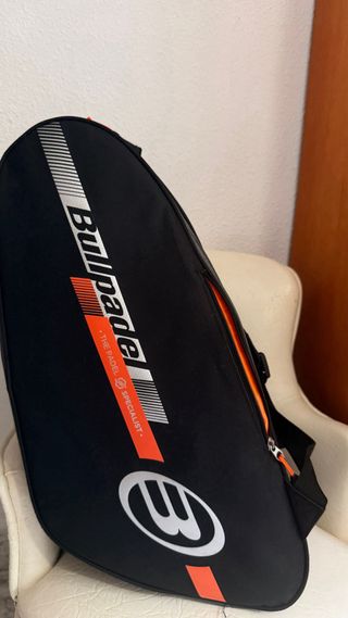 Set di attrezzatura per padel con paletero Bullpadel, 3 racchette e palle