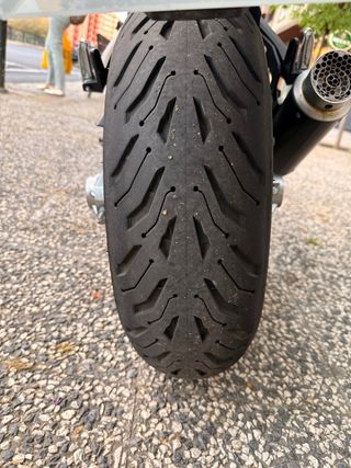 Yamaha MT-07 limitada A2 2023 Negra y Verde