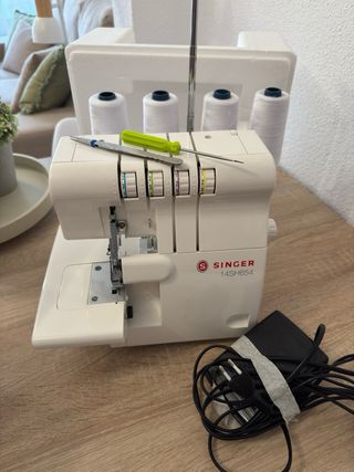 Remalladora Singer 14SH654