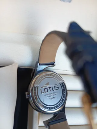 Reloj Lotus Azul Oscuro