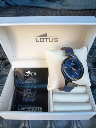 Reloj Lotus Azul Oscuro