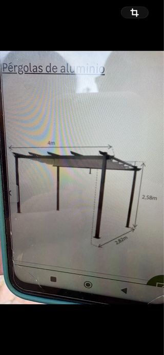 Pérgola metálica con toldo