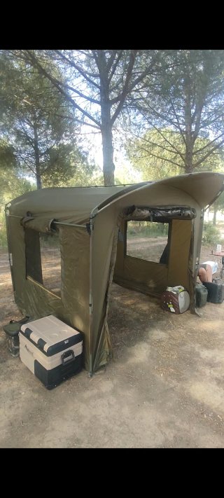 Refugio tienda pesca carpfishig.  Mivardi shelter