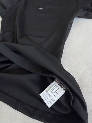 Conjunto deportivo Alo camiseta y short Talla XS