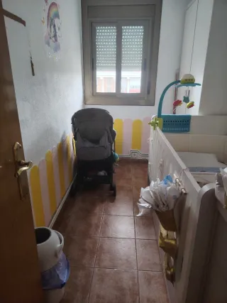 Cuna y armario a juego semi nuevos