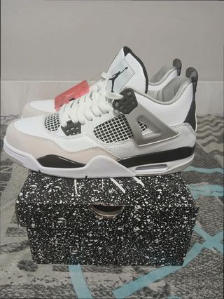 Jordan 4 Retro Military Black Talla 41