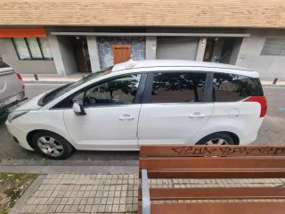 Peugeot 5008 2015