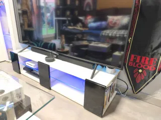 Mueble TV Blanco y Negro