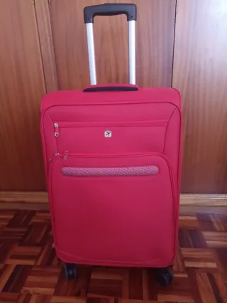 Maleta de viaje roja