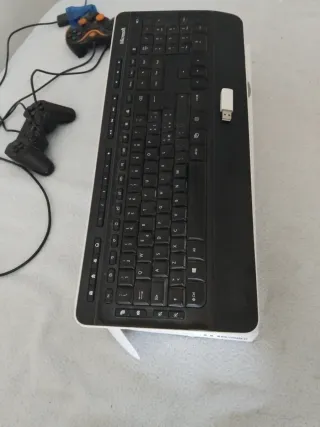 Tastiera PC Microsoft con chiavetta USB