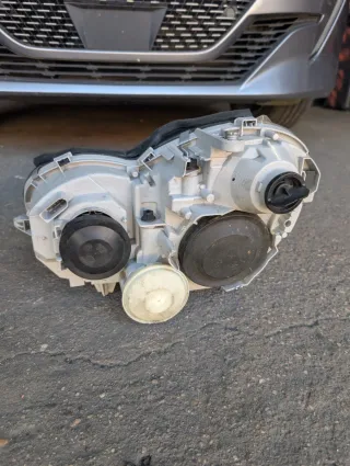 Faro derecho Mercedes Clase C W203