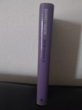 Libro de tapa dura .Agatha christie