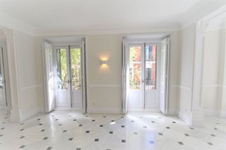 Piso en alquiler en Recoletos en Madrid