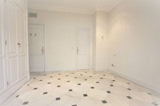 Piso en alquiler en Recoletos en Madrid