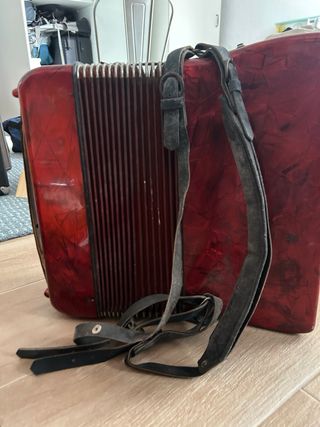 Acordeón Hohner Concerto III Rojo