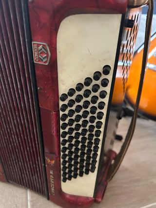 Acordeón Hohner Concerto III Rojo