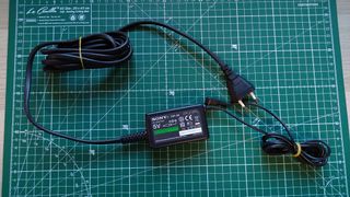 PSP 1004 Gigapack Negra + 3 juegos