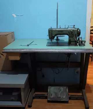 Máquina de coser industrial Refrey