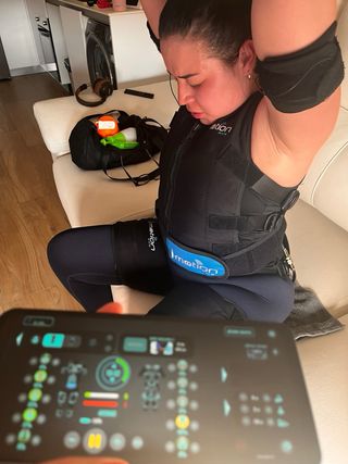 Entrenamiento personal de fuerza y tonificación.