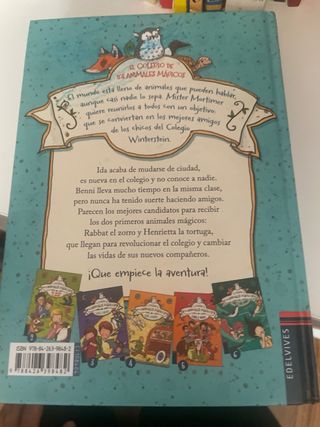 El colegio de los animales mágicos (School for ...