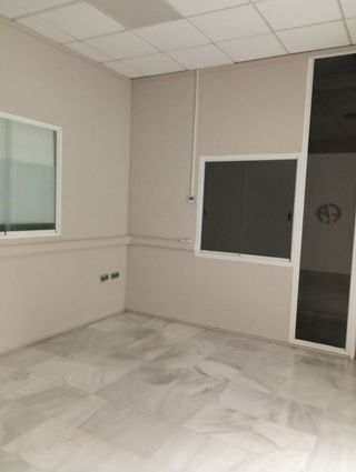 Local comercial en alquiler en Zona de Cueva de Menga en Antequera