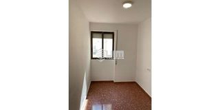 Piso en alquiler en Avda. de Abril. - 9 de octubre en Sagunto