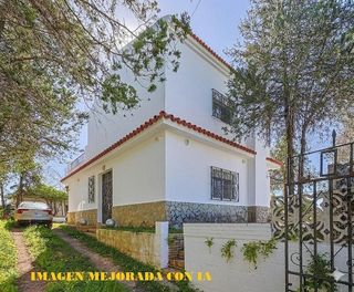 Chalet en venta en Sanlúcar la Mayor