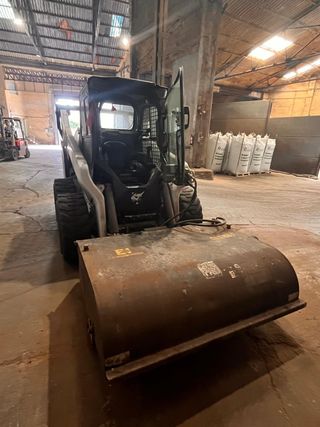 Bobcat S76 Minicargadora 2023